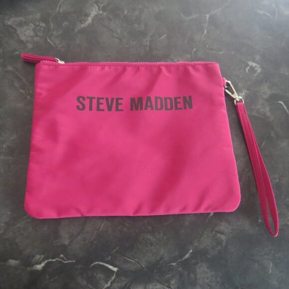 Steve Madden Hot Pink Nylon Wristlet Pouch – New Without Tags (B2) - Picture 2 of 5
